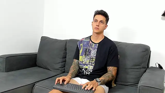 Snapshot of JeanBroc chatting on 09/28/25, 08:36 JeanBroc online show from 09/28/25, 08:36