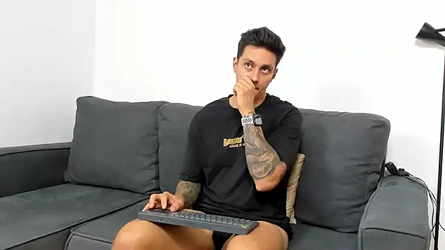 Snapshot of JeanBroc chatting on 10/11/25, 08:29 JeanBroc online show from 10/11/25, 08:29