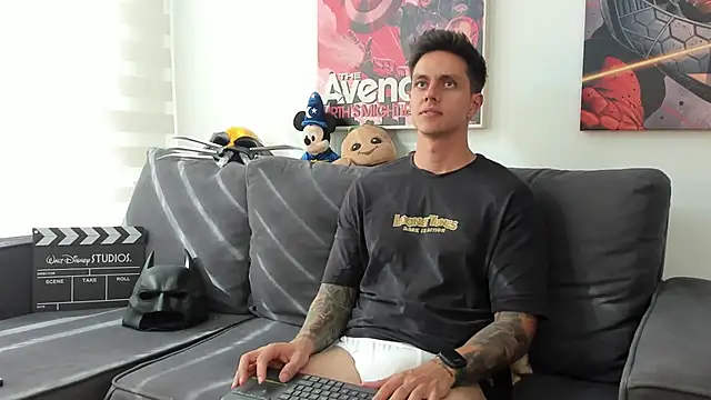 Snapshot of JeanBroc chatting on 11/17/25, 08:03 JeanBroc online show from 11/17/25, 08:03