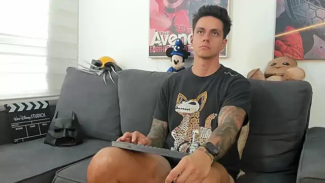 Snapshot of JeanBroc chatting on 12/14/25, 08:02 JeanBroc online show from 12/14/25, 08:02