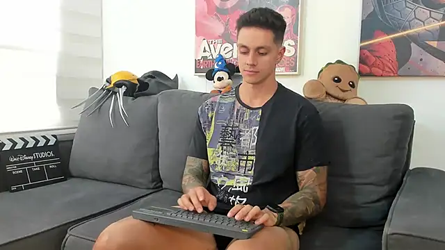 Snapshot of JeanBroc chatting on 12/18/25, 07:53 JeanBroc online show from 12/18/25, 07:53