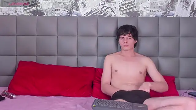 honey moonts online show from 03/12/25, 01:19