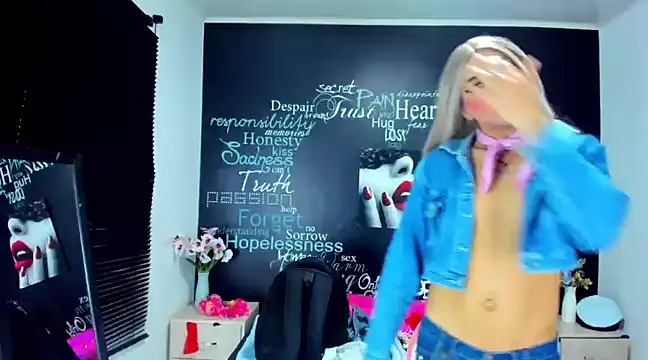 DarianaGia online show from 12/12/24, 09:08