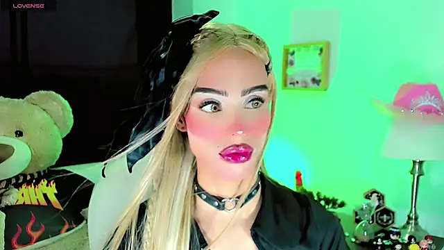 Snapshot of dollswit01 chatting on 01/20/25, 11:21 dollswit01 online show from 01/20/25, 11:21