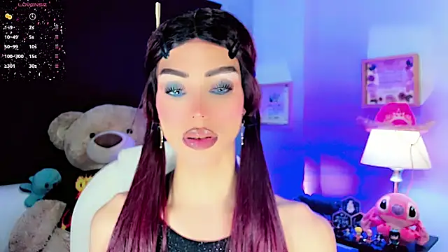 Snapshot of dollswit01 chatting on 02/07/25, 11:24 dollswit01 online show from 02/07/25, 11:24