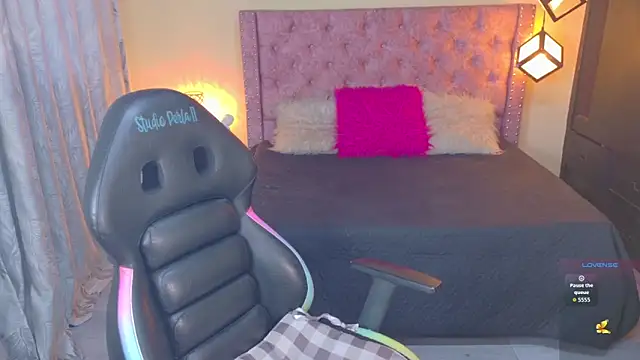 Snapshot of Scarllett_BDSM chatting on 11/16/25, 10:26 Scarllett BDSM online show from 11/16/25, 10:26