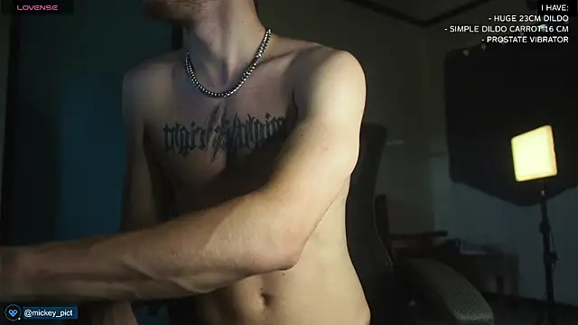 mickeypict online show from 12/16/24, 02:47