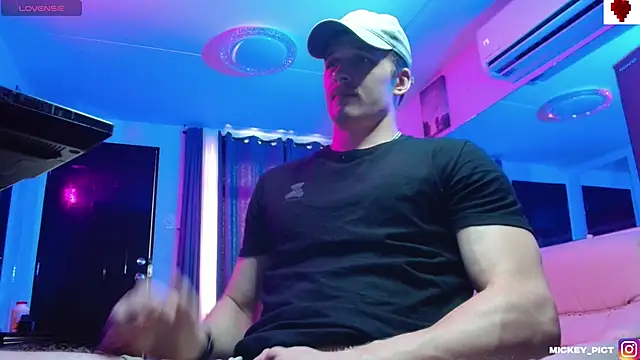 mickeypict online show from 11/08/25, 01:39