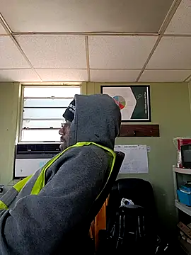 Txdarkmeat74 online show from 12/15/25, 06:56