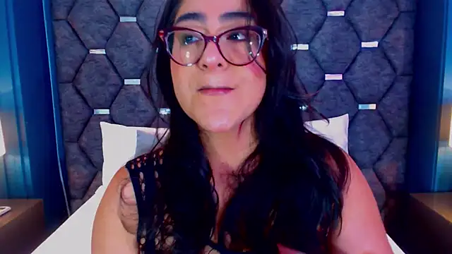 Snapshot of DevonPiers chatting on 09/19/25, 12:06 DevonPiers online show from 09/19/25, 12:06