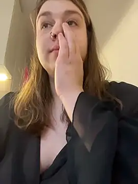 SuzieMurray online show from 12/17/25, 07:47