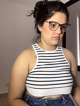 kimberlyhills1 online show from 10/20/25, 07:58