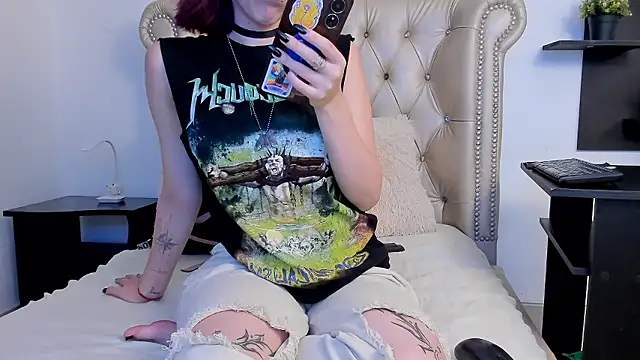 AlexaFoxy18 online show from 12/03/24, 03:52