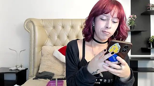 AlexaFoxy18 online show from 12/08/24, 05:07