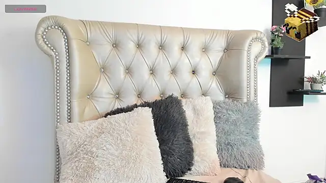 AlexaFoxy18 online show from 02/14/25, 05:41