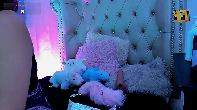 AlexaFoxy18 online show from 03/11/25, 07:58