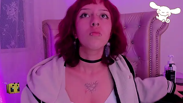 AlexaFoxy18 online show from 03/21/25, 09:56