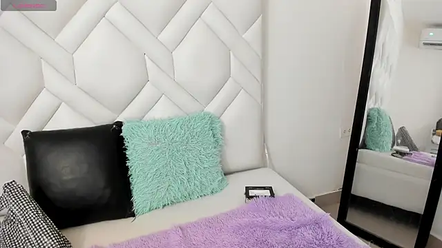 AlexaFoxy18 online show from 09/10/25, 06:02