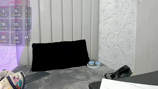 Snapshot of AlexaFoxy18 chatting on 02/17/26, 07:27 AlexaFoxy18 online show from 02/17/26, 07:27