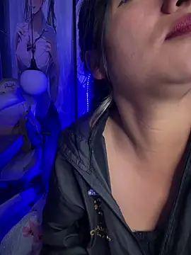 Im Little online show from 12/13/24, 03:49