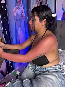 Im Little online show from 12/03/25, 03:25