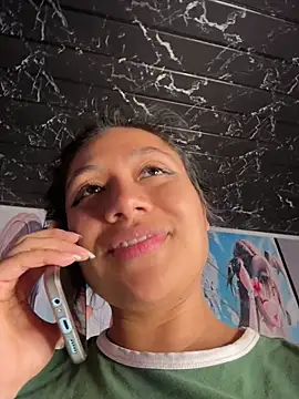 Snapshot of Im_Little chatting on 05/23/26, 02:39 Im Little online show from 05/23/26, 02:39