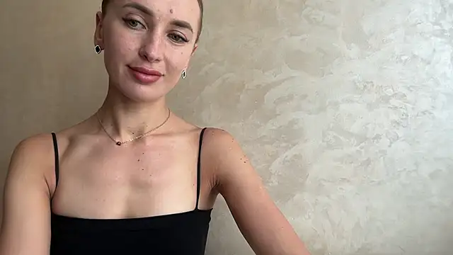CaitlinaJayne23 online show from 06/27/26, 04:39