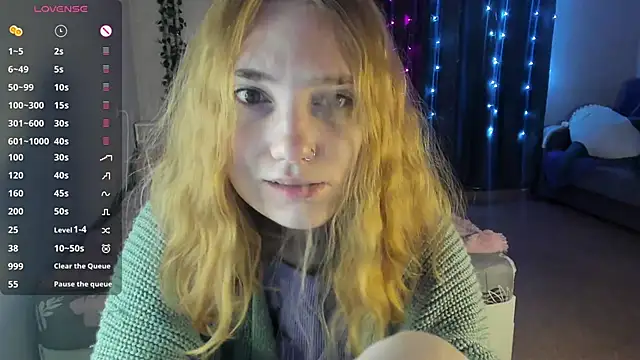 Snapshot of ReddHotPipper chatting on 01/29/25, 01:05 ReddHotPipper online show from 01/29/25, 01:05