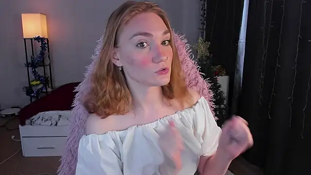 Snapshot of ReddHotPipper chatting on 12/15/25, 03:44 ReddHotPipper online show from 12/15/25, 03:44