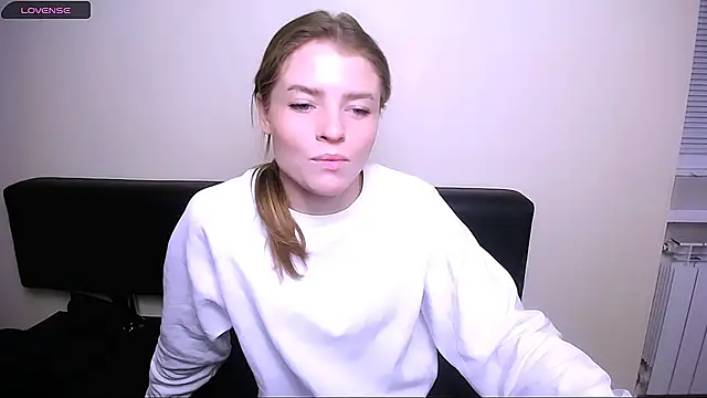 Snapshot of MissOliviaa_ chatting on 12/14/24, 10:13 MissOliviaa  online show from 12/14/24, 10:13