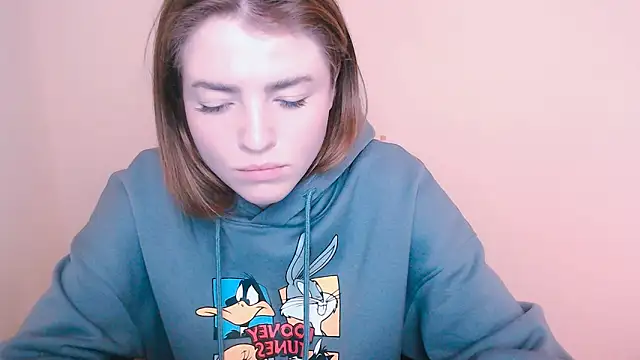 Snapshot of MissOliviaa_ chatting on 01/15/25, 11:43 MissOliviaa  online show from 01/15/25, 11:43