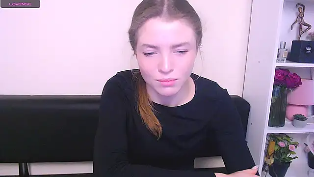 Snapshot of MissOliviaa_ chatting on 02/14/25, 07:59 MissOliviaa  online show from 02/14/25, 07:59