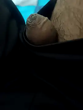 Snapshot of nick05inch chatting on 10/29/25, 12:40 nick05inch online show from 10/29/25, 12:40