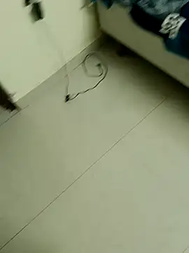 Snapshot of nick05inch chatting on 10/31/25, 01:01 nick05inch online show from 10/31/25, 01:01