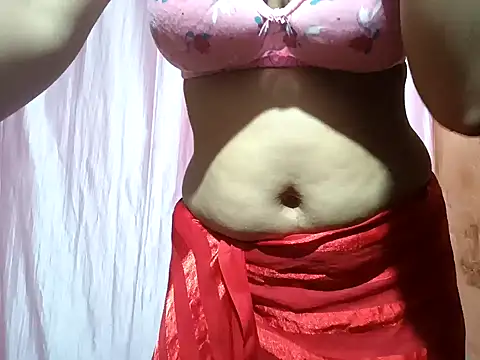 poojaxxx65 online show from 02/02/25, 12:19