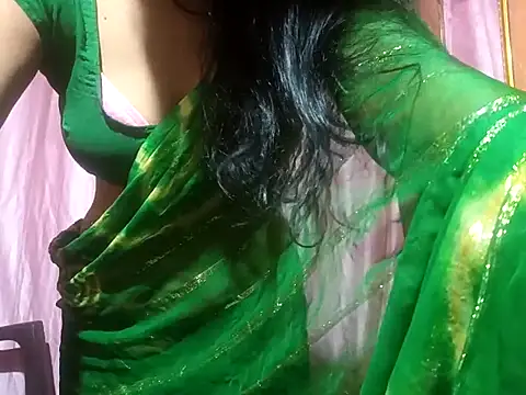 poojaxxx65 online show from 03/11/25, 09:34