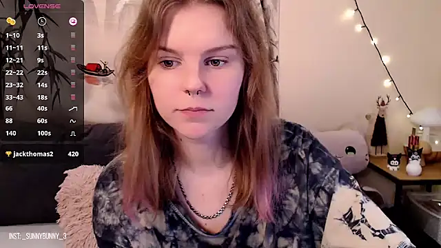 Snapshot of Moona_xx chatting on 01/27/25, 09:44 Moona xx online show from 01/27/25, 09:44