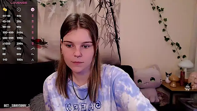 Snapshot of Moona_xx chatting on 03/08/25, 10:45 Moona xx online show from 03/08/25, 10:45