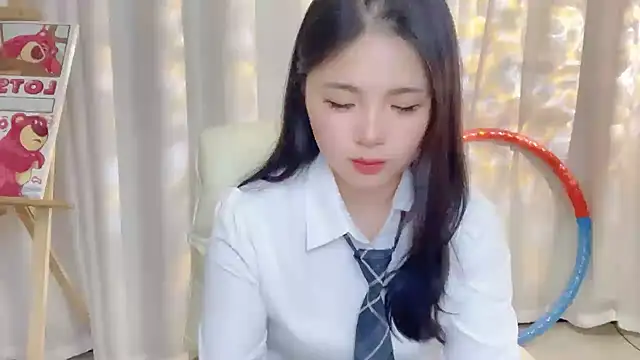 Snapshot of SU__SU chatting on 02/05/25, 01:33 SU SU online show from 02/05/25, 01:33