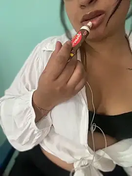 Snapshot of lalinha_sapeka chatting on 11/14/25, 03:33 lalinha sapeka online show from 11/14/25, 03:33