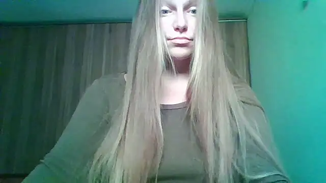 Evasapples online show from 09/28/25, 03:06