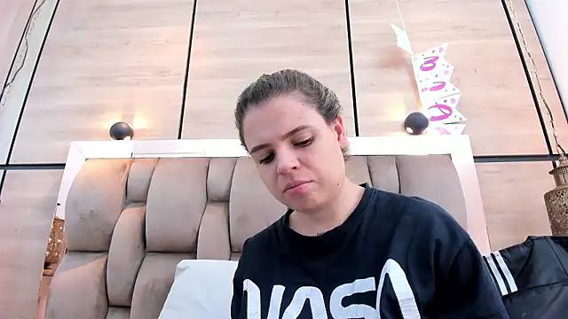 Snapshot of dorothy_vegga chatting on 02/20/26, 03:14 dorothy vegga online show from 02/20/26, 03:14