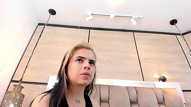 Snapshot of dorothy_vegga chatting on 03/23/26, 03:43 dorothy vegga online show from 03/23/26, 03:43