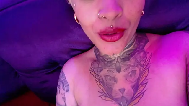 Snapshot of tatouagendecouple chatting on 01/03/25, 05:28 tatouagendecouple online show from 01/03/25, 05:28