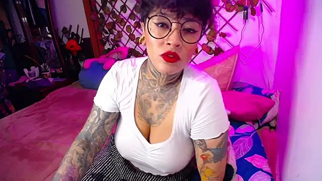 Snapshot of tatouagendecouple chatting on 09/14/25, 04:50 tatouagendecouple online show from 09/14/25, 04:50