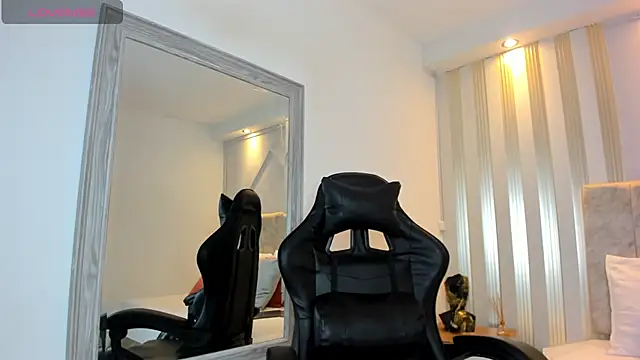 Tayra Pradit online show from 01/08/25, 08:39