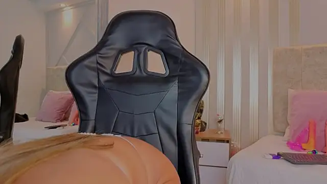 Tayra Pradit online show from 10/20/25, 07:36