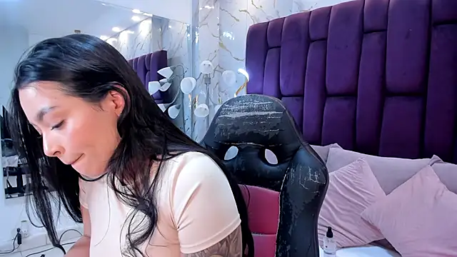 Snapshot of emma_carterr1 chatting on 06/29/26, 08:20 emma carterr1 online show from 06/29/26, 08:20