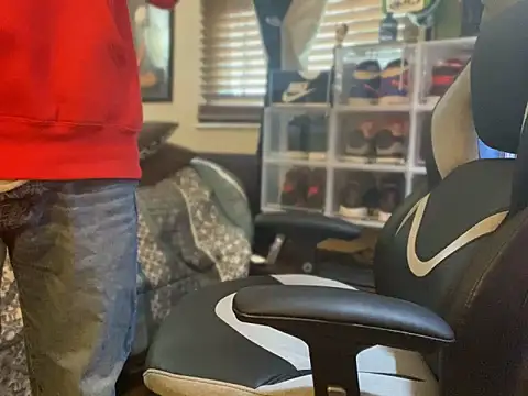 Snapshot of slutty_guy12 chatting on 01/31/25, 09:59 slutty guy12 online show from 01/31/25, 09:59