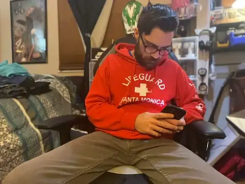 Snapshot of slutty_guy12 chatting on 02/02/25, 03:10 slutty guy12 online show from 02/02/25, 03:10